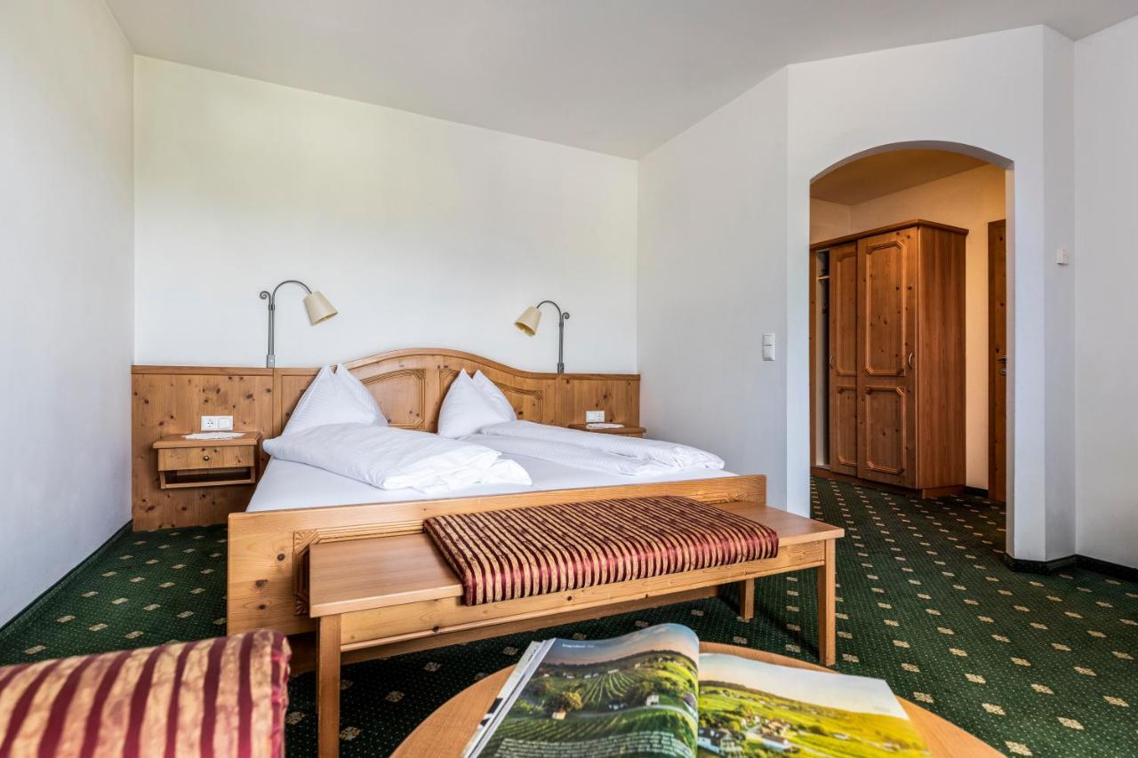 Genussgasthof & Hotel Beim Krutzler Heiligenbrunn Exterior foto